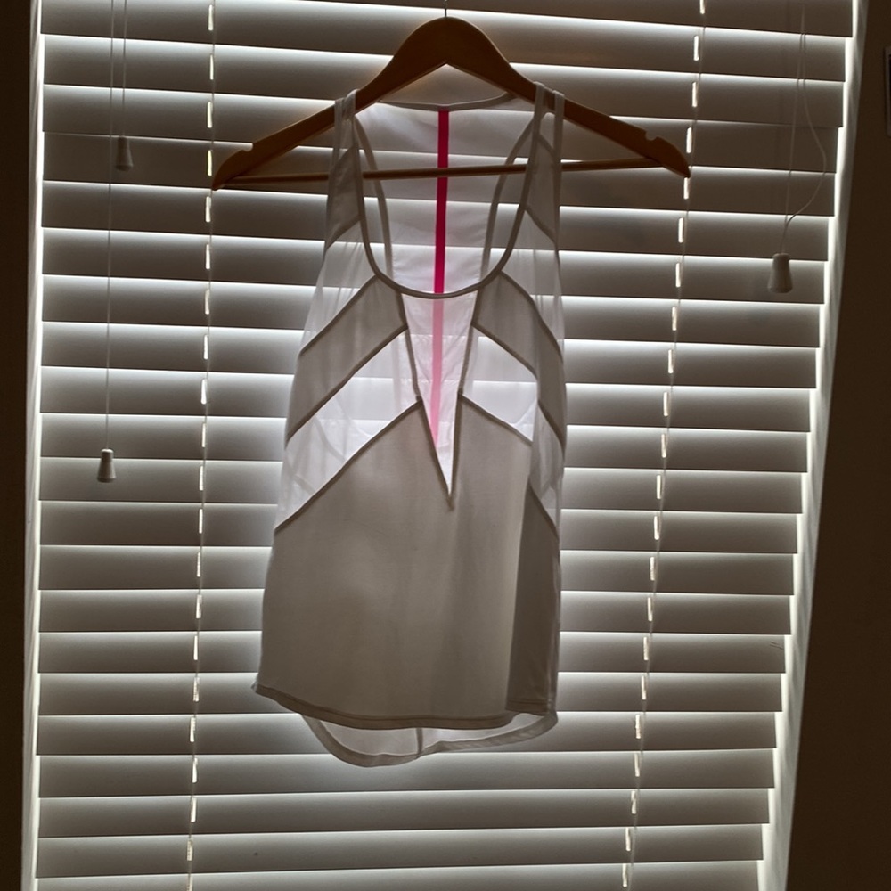 Lululemon top